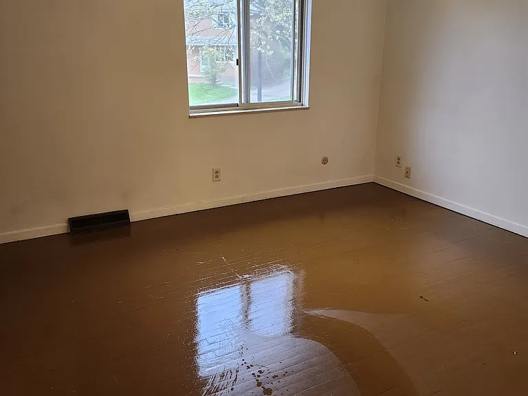 2462 Eastlawn Ave — Photo 5