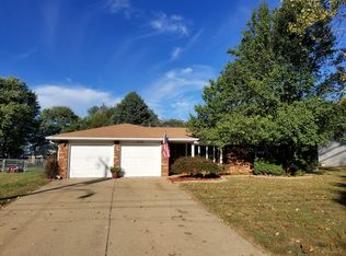 2721 Overhill Rd, Pekin, IL 61554