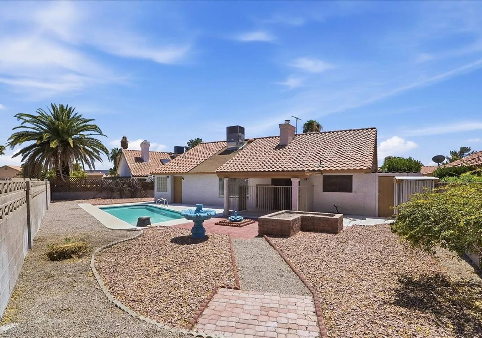 1 story pool home in the North West- 3 bedroom, 2 baths — Photo 1