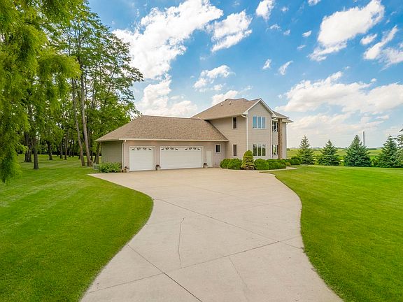 2nd image of 1152 Lakeview Dr