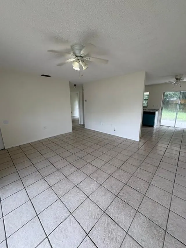 2 bed, 936 sqft, $1,395 — Photo 2
