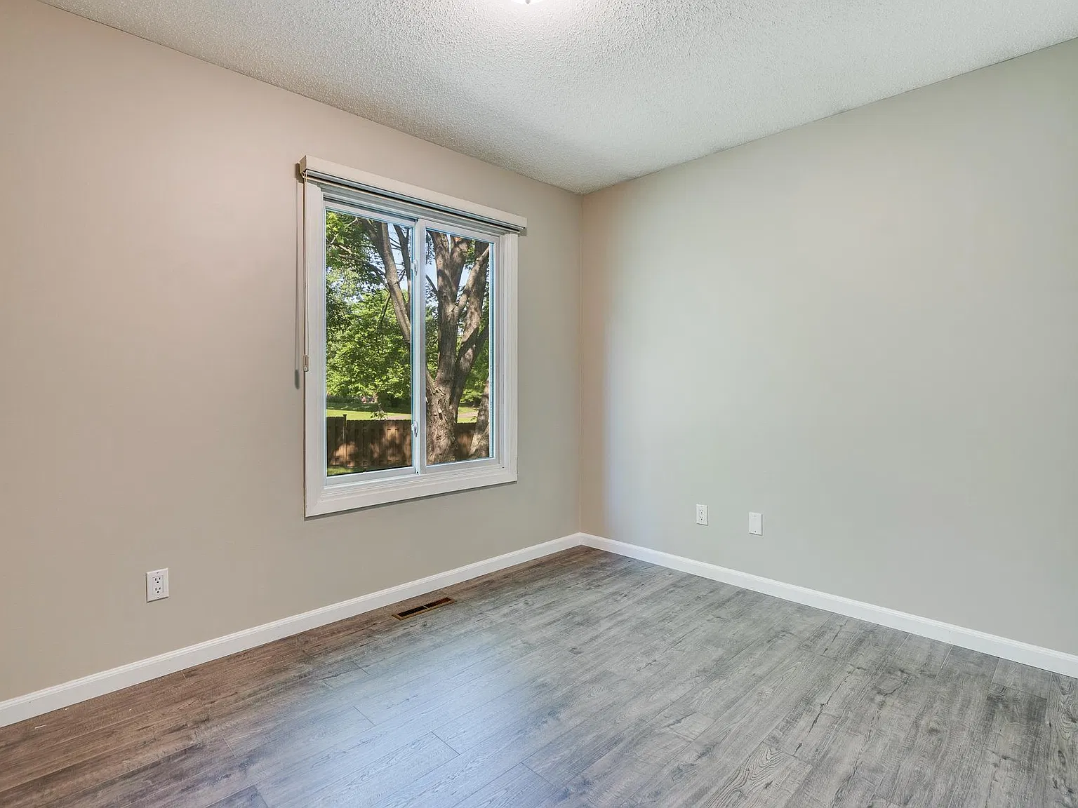9712 Cimarron Cir — Photo 3
