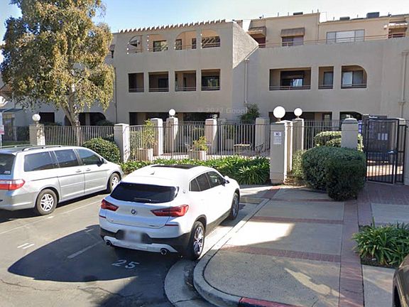 5th image of 6960 Hyde Park Dr Unit 6