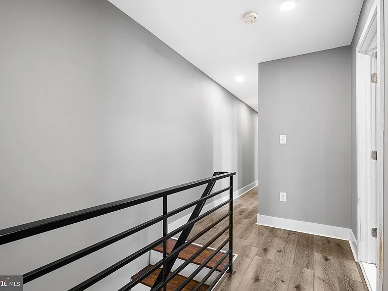 4626 E Thompson St — Photo 21