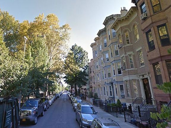 Russell St - McGolrick Park