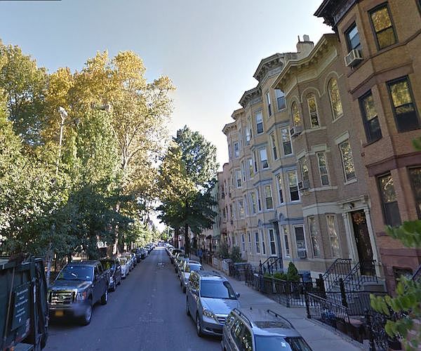 Russell St - McGolrick Park