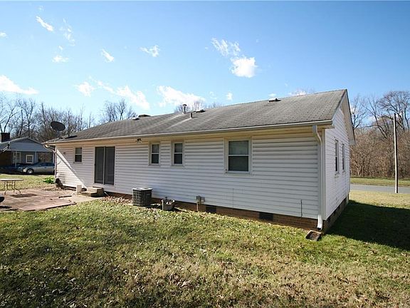 4th image of 3307 Woodcreek Dr