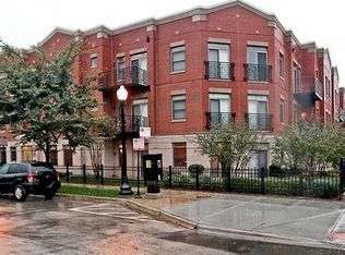757 W 14th St APT 2B, Chicago, IL 60607