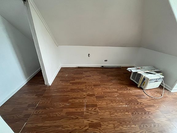 4th image of 276 Emerson Ave #4