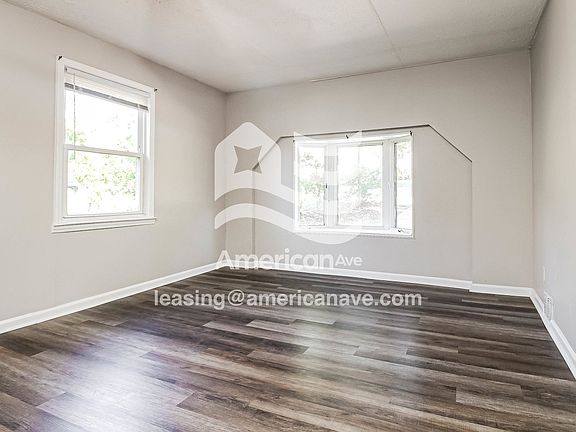 1673_002_living_room_2.jpg