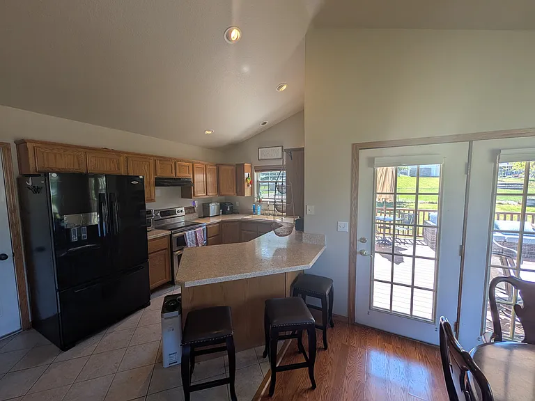 4688 Scott Allen Dr — Photo 2