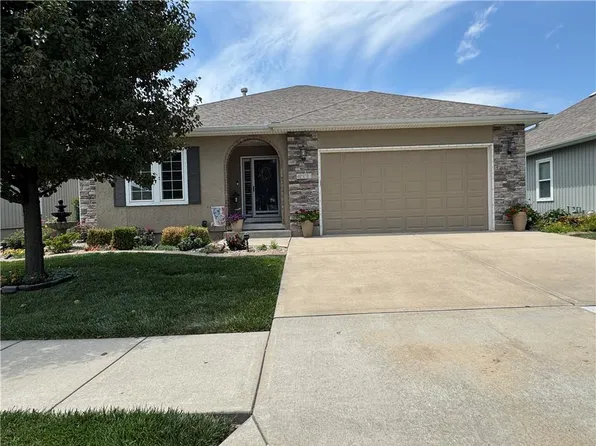 4510 SW Olympia Dr, Lees Summit, MO 64082