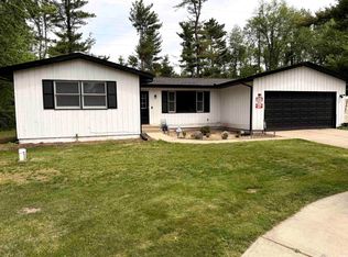 51822 Currant Rd, Granger, IN 46530