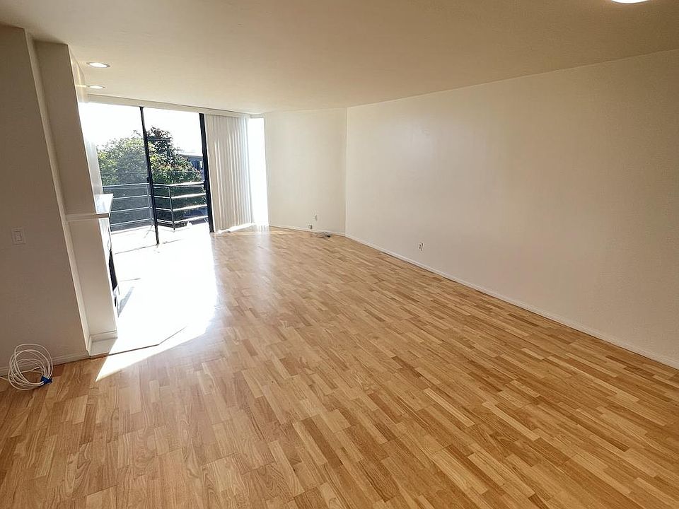 1st image of 3907 Gresham St