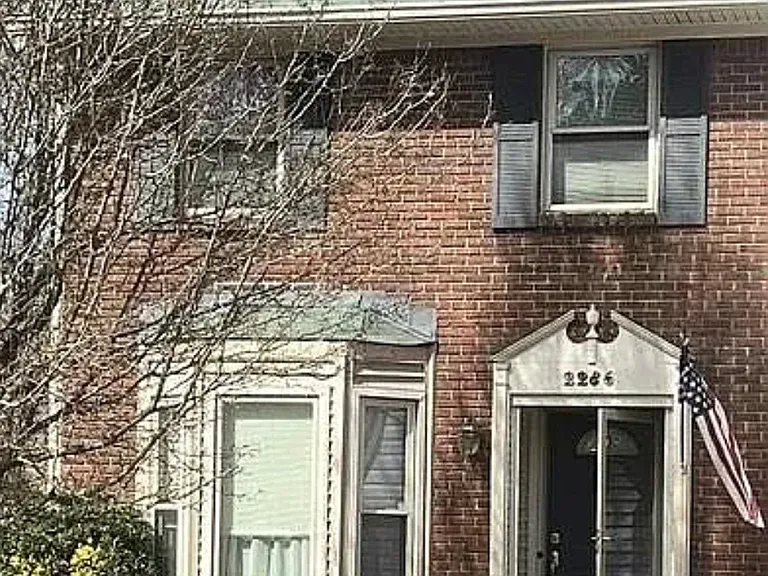2286 Cheshire Dr — Photo 1