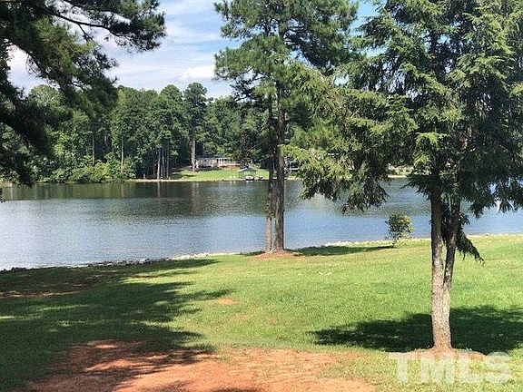 3rd image of 110 Horse Shoe Dr