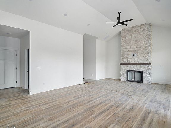5th image of 4972 S Sycamore Avenue