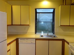 9911 NE 134th Ct APT 03, Kirkland, WA 98034