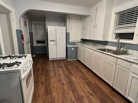 5th image of 537 E Woodland St