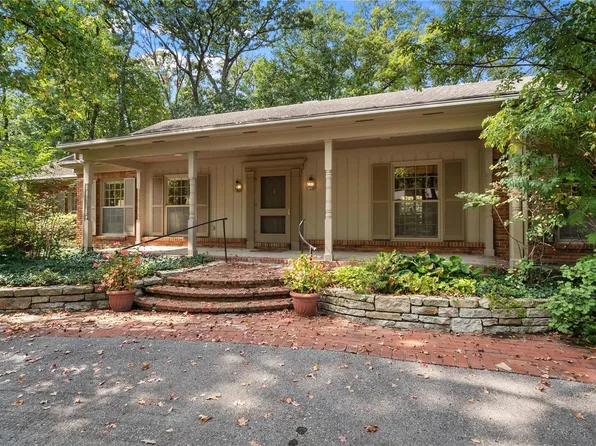 39 Portland Dr, Saint Louis, MO 63131