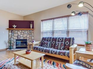 1273 Hillwood Blvd, Pewaukee, WI 53072