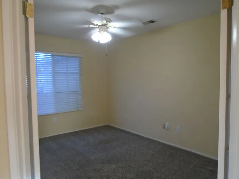 5319 Silvergate St — Photo 9