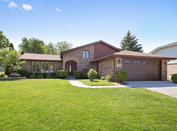 2nd image of 12816 Newport Dr