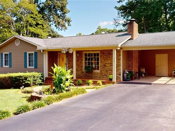 130 Ashley Dr, Dobson, NC 27017