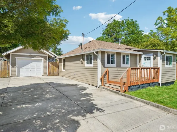 9810 NE 3rd Street, Vancouver, WA 98664