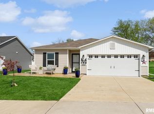 214 14th Ave, De Witt, IA 52742