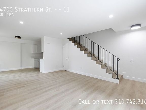 4th image of 14700 Strathern St #11