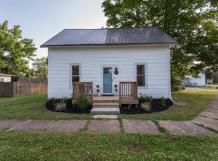 91 N Clayton St, Centerburg, OH 43011