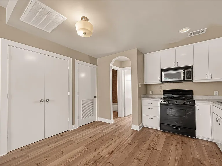 5941 S Loop E Fwy #104 — Photo 17