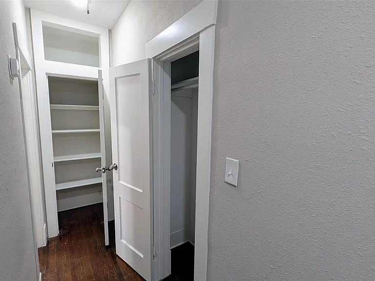 1133 W Gray St — Photo 14