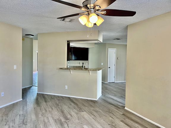 5th image of 349 Chicago Woods Cir
