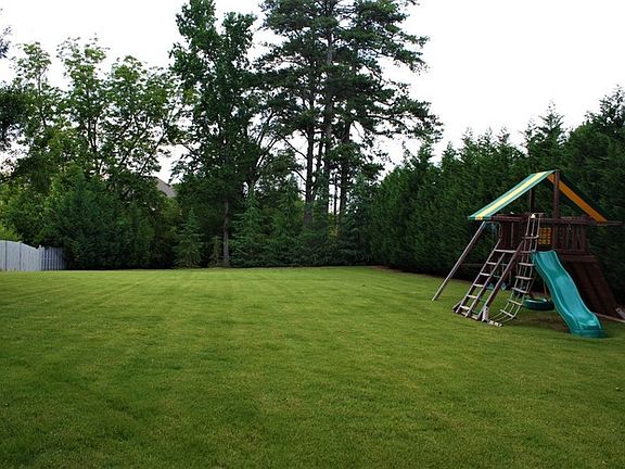 4th image of 2025 Belridge Ct
