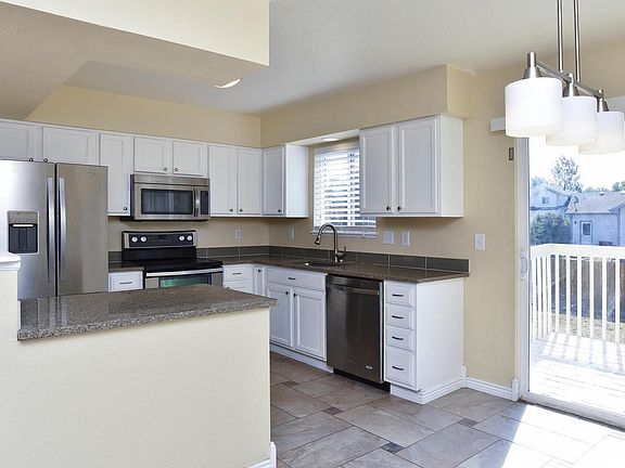 4th image of 1118 Ash Ct