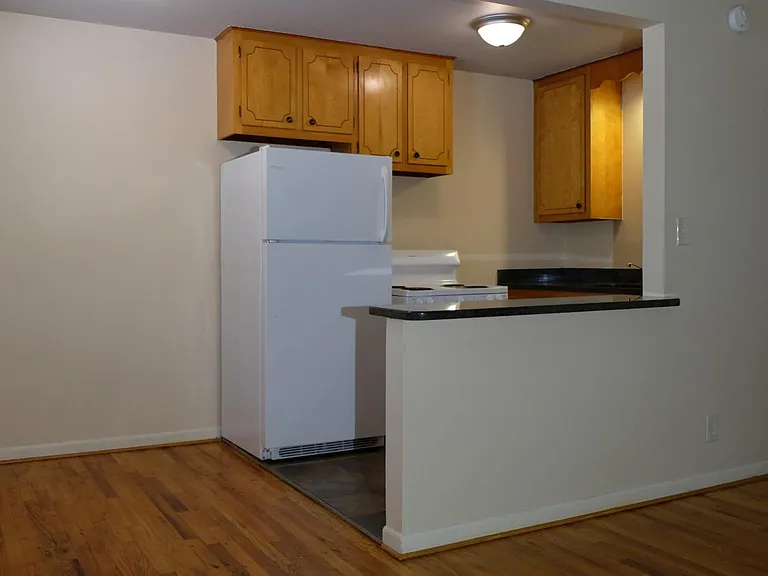 2540 Sharondale Dr #3 — Photo 2