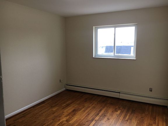 5th image of 676 Riverview Dr APT A3