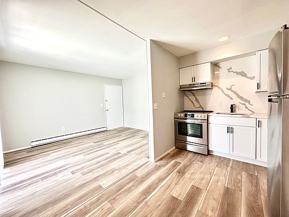 3rd image of 9959 Chateau Roi Ct #A