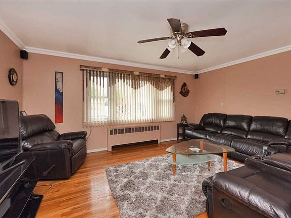3rd image of 604 Wayne Ave