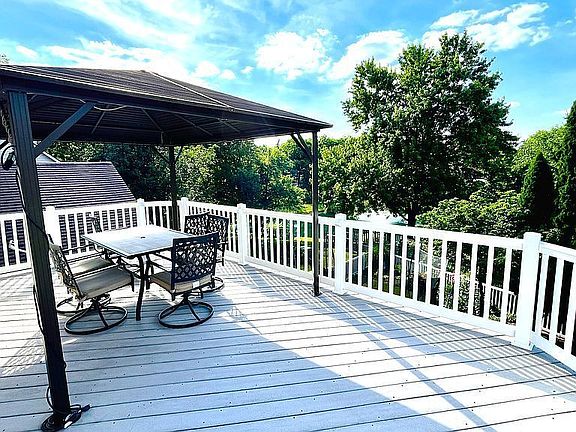 4th image of 257 Shoreside Dr