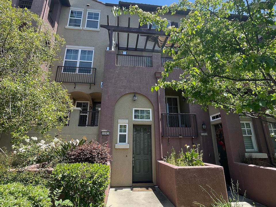 1st image of 1245 Avenida Las Brisas