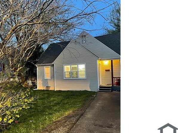 1909 E Cedarwood Cir