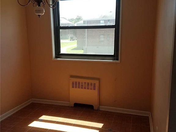 4th image of 199-32 19th Ave #1-22