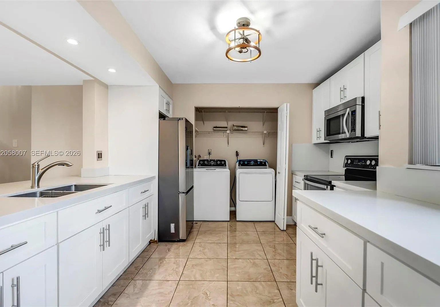 3 bed, 2.0 bath, 1536 sqft, $3,300 — Photo 3