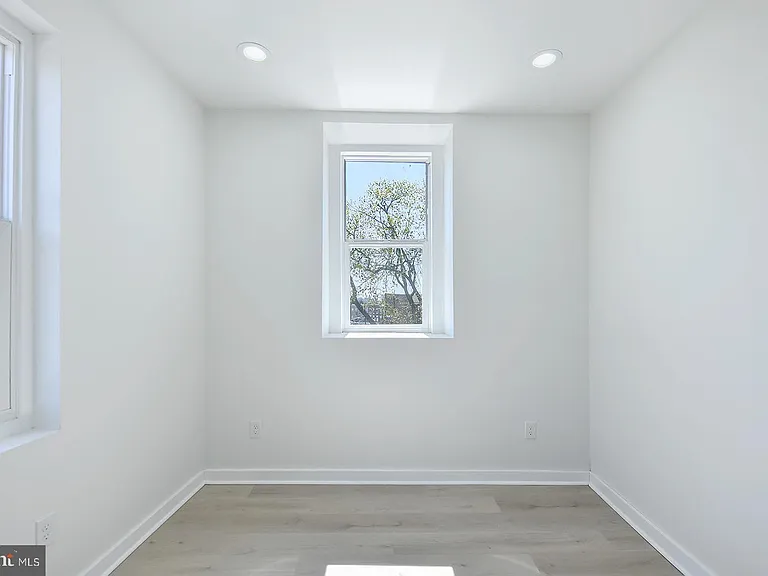 2330 Bryant Ave #4 — Photo 19