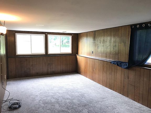 3rd image of 2678 Randall Ave NW