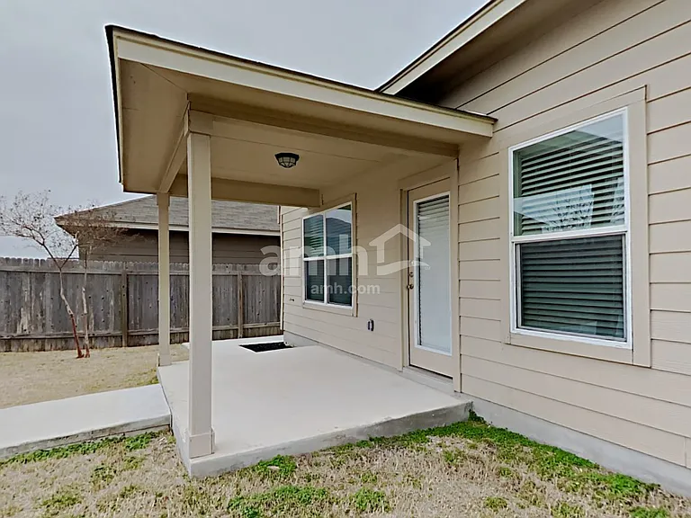 1038 Lauren St — Photo 21
