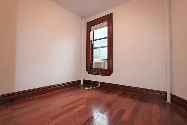 Rented by Dynamik Realty | media 21